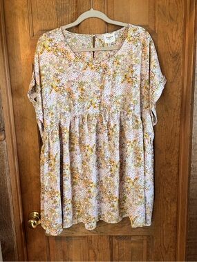Hayden Los Angeles Ditzy Floral Babydoll
Blouse - Size 3X NWTs